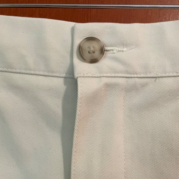 LL Bean Mens Pleated Front Chinos Light Khaki 36x34 - Picture 2 of 9